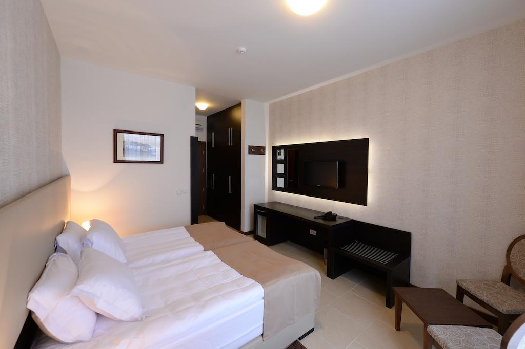 Hotel Majdan Belgrade Exterior photo