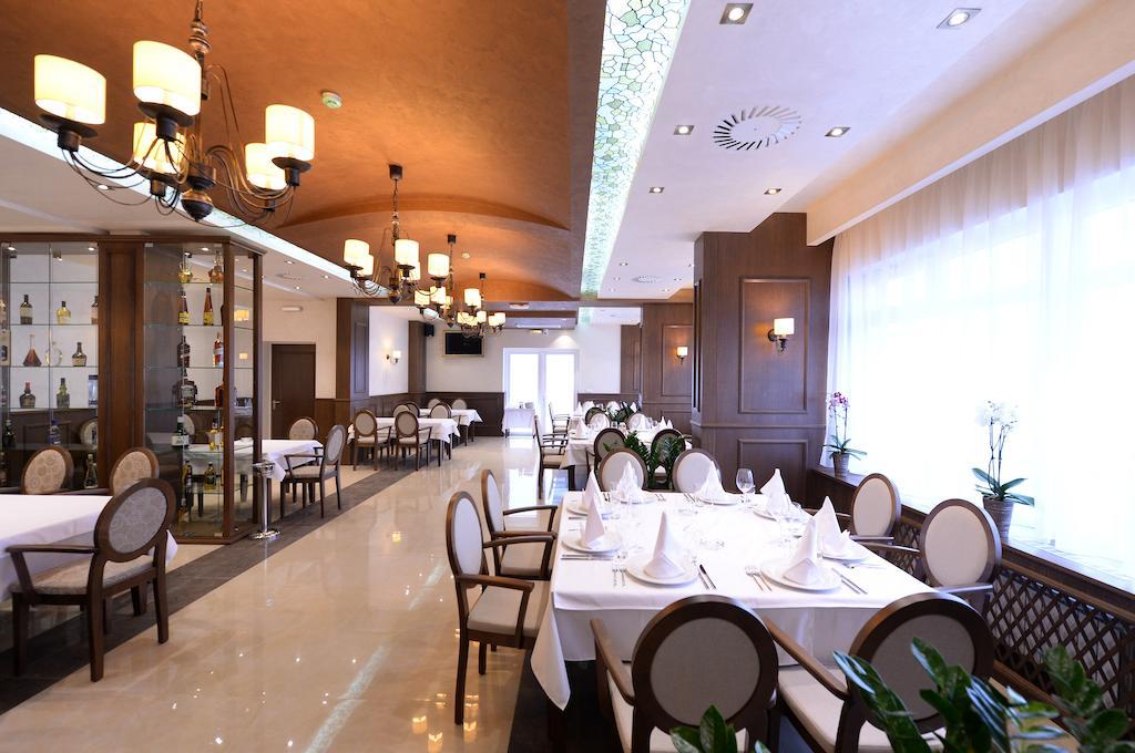 Hotel Majdan Belgrade Exterior photo